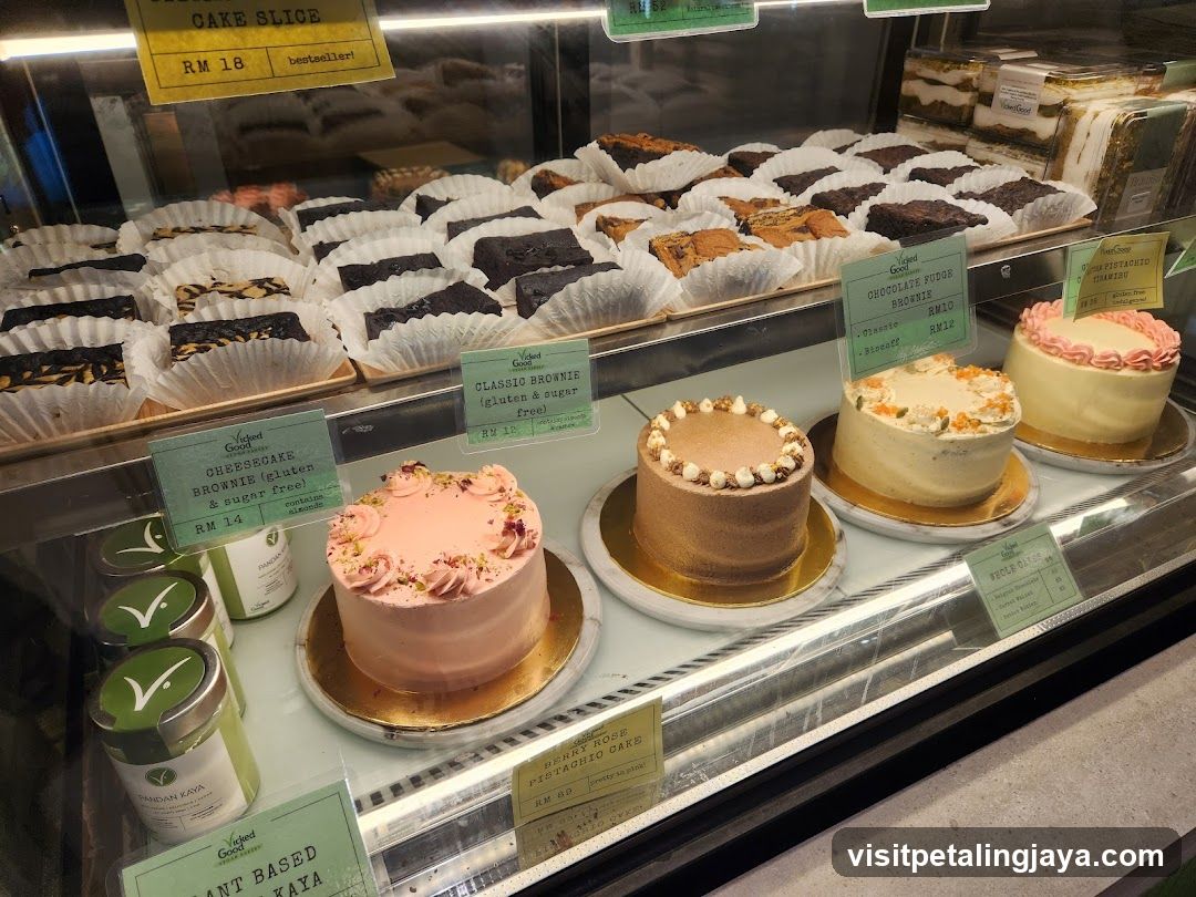 Cupcake and Cake Display Case