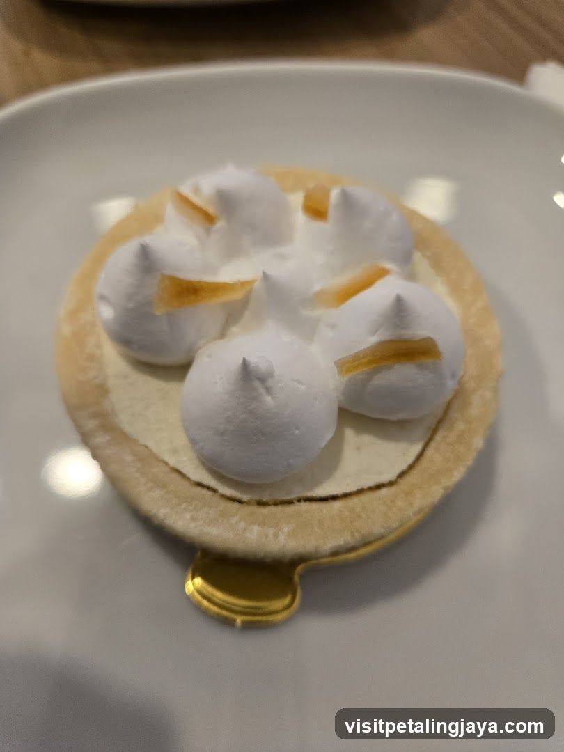 Meringue Dessert