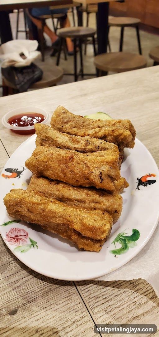 Fried Fish Fillets with Sauce