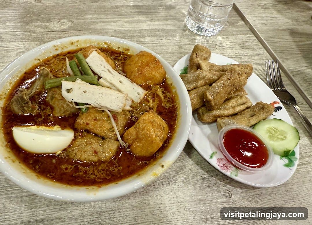 Laksa with Fried Dishes