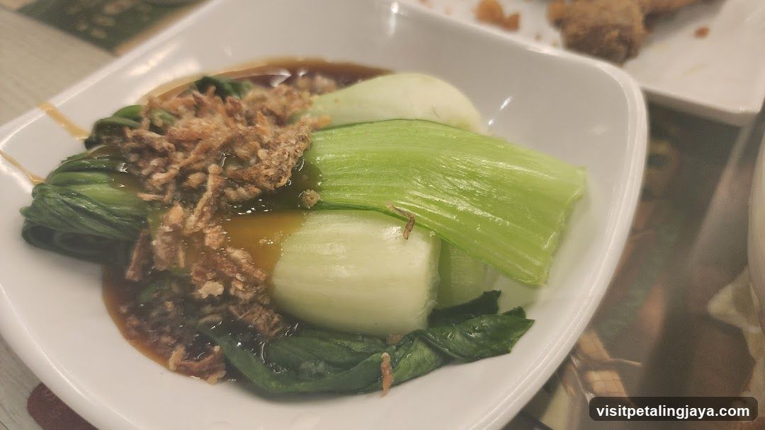 Stir-fried Bok Choy with Crispy Tofu