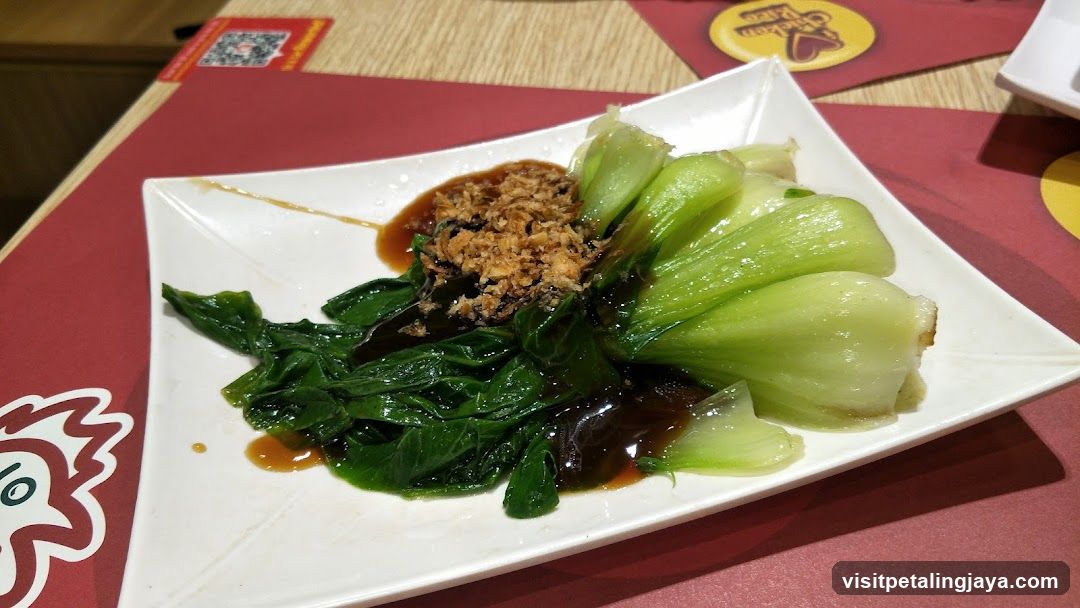 Braised Bok Choy with Garlic Sauce