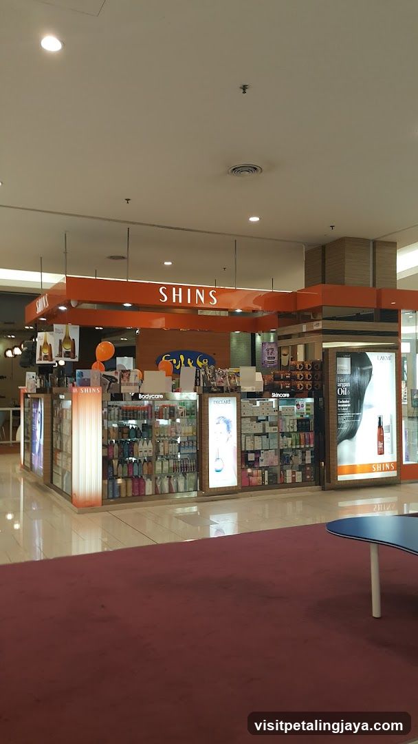 Shins Store Interior