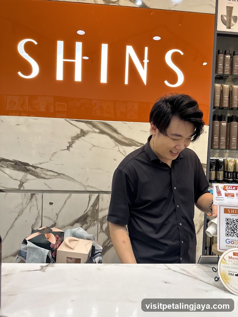 Shins Store Interior