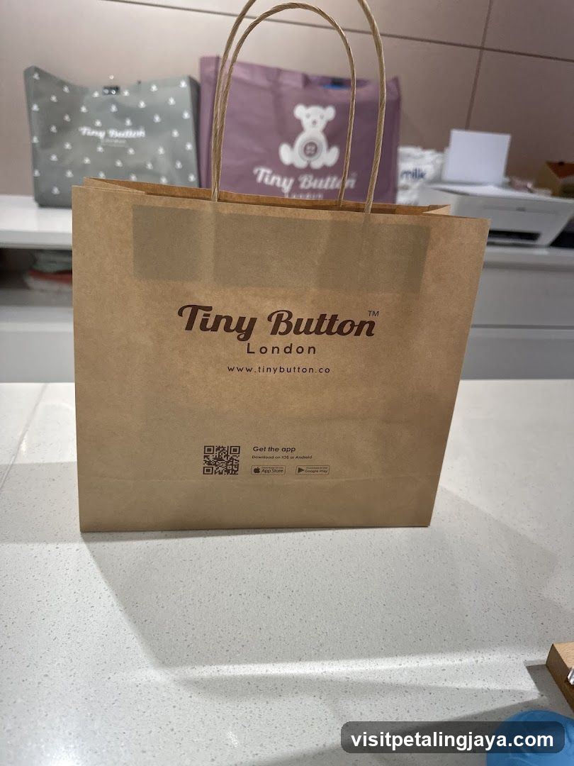 Tiny Button Shopping Bag