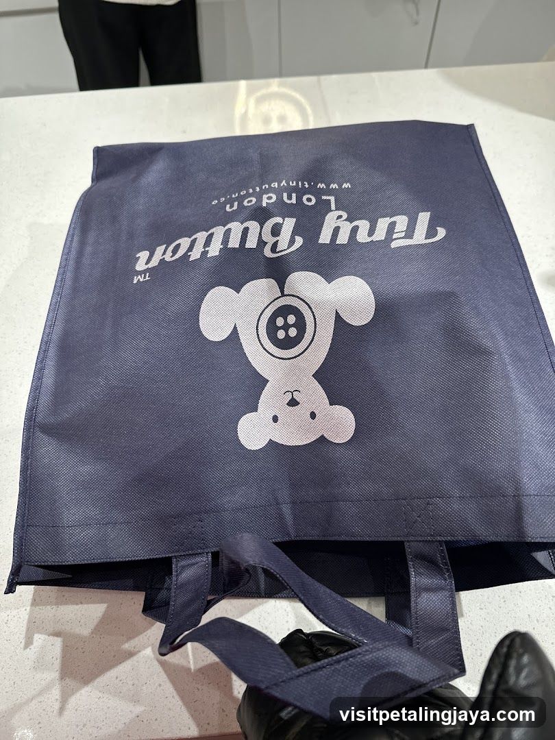 Tung Button tote bag