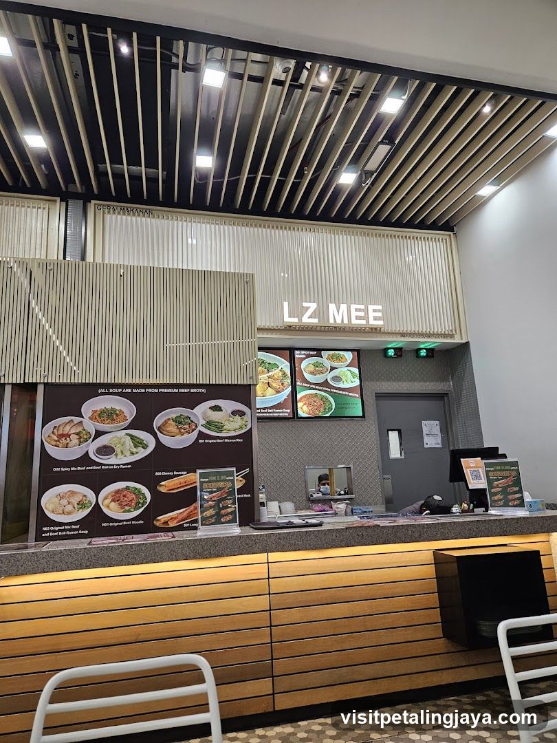 LZ MEE Counter Interior