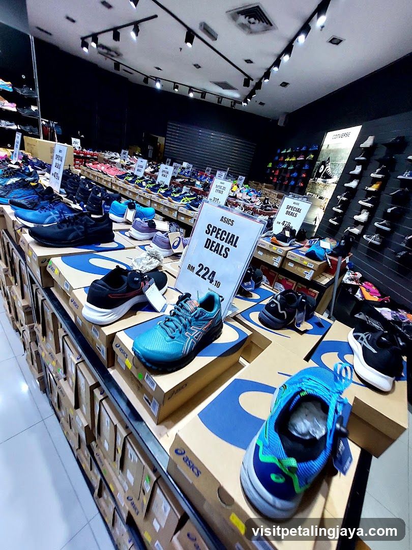 Shoe Store Interior Display