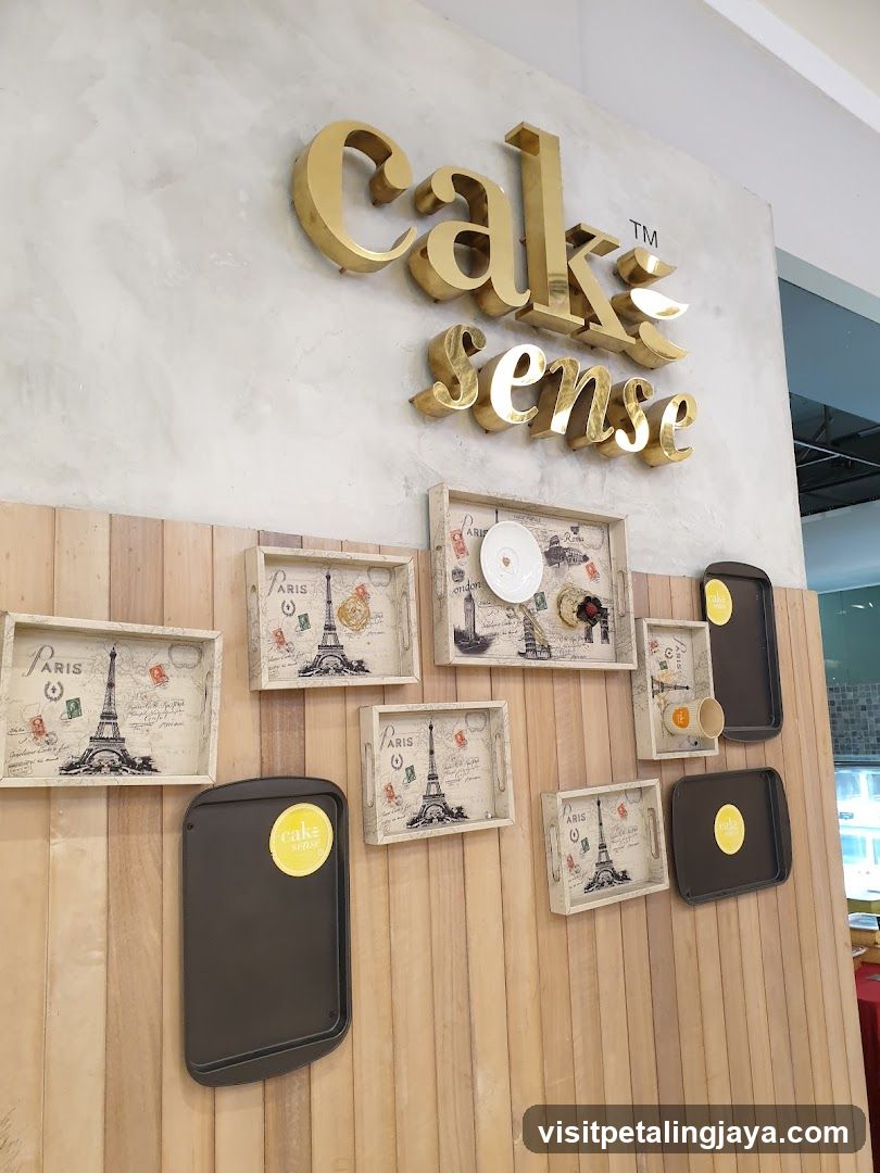 Cake Sense Interior Display
