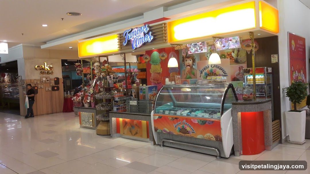 Famous Amos Paradigm Mall PJ