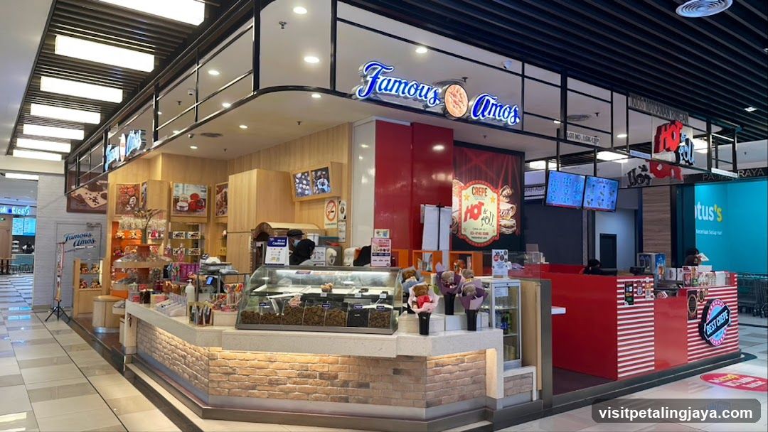 Famous Amos Store Interior