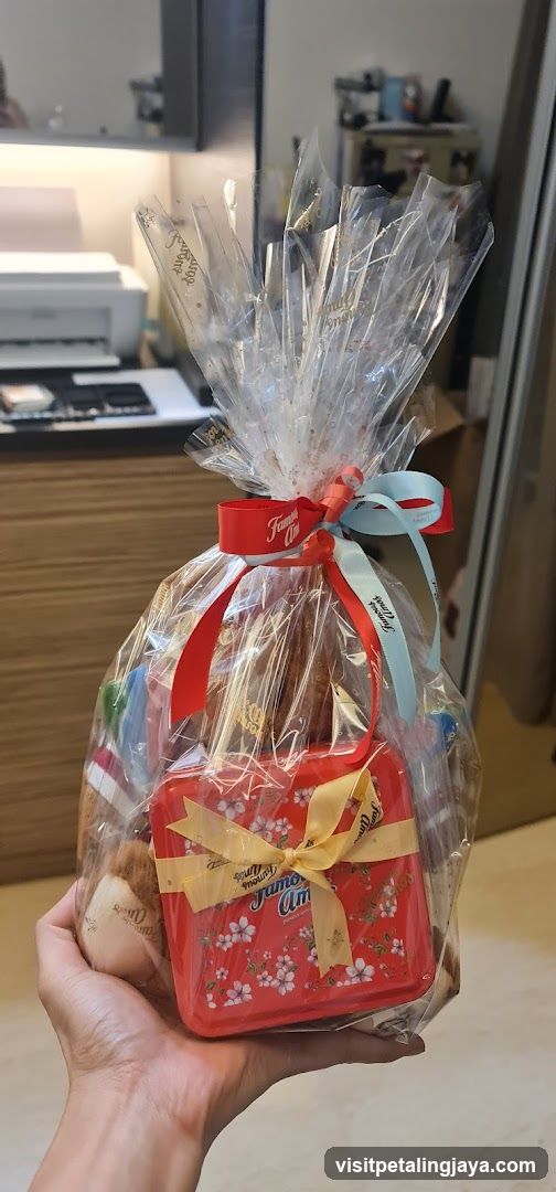 Gift Basket with Junior Amuse