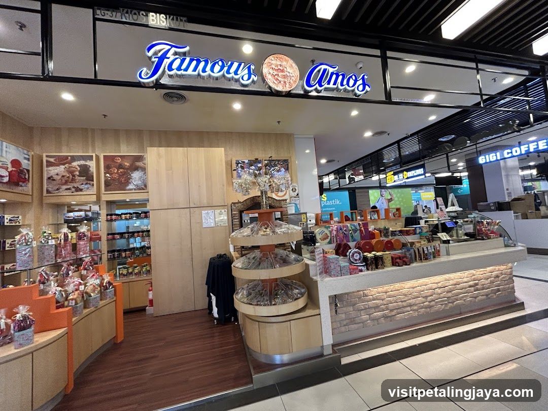 Famous Amos Store Interior