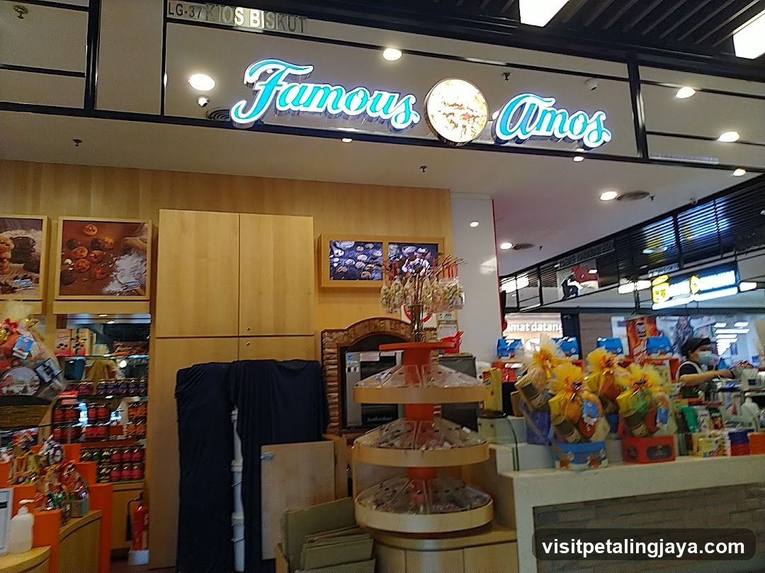 Famous Amos Store Interior