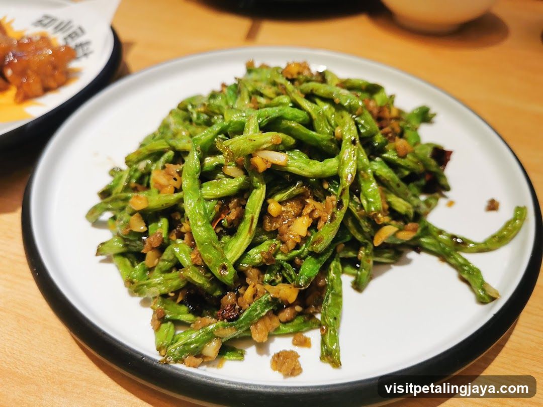 Stir-fried Green Beans with Minced Meat