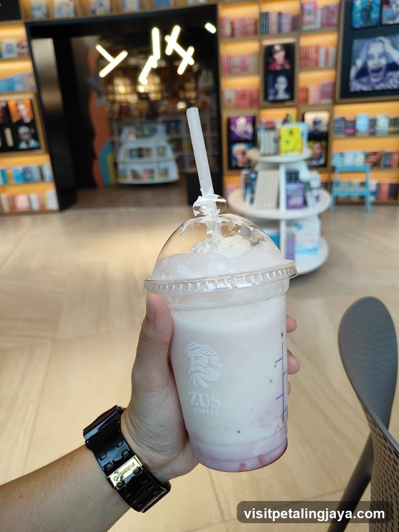 Zus Coffee Drink Interior Shot