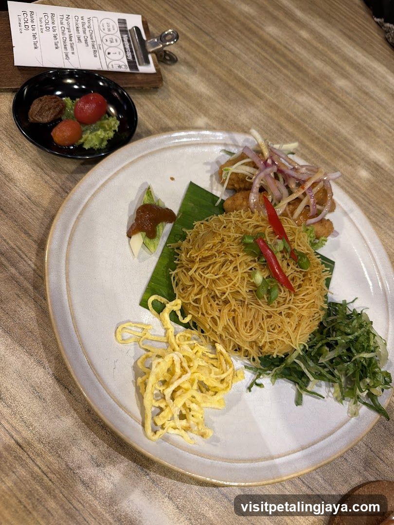 Fried Noodles with Side Dishes