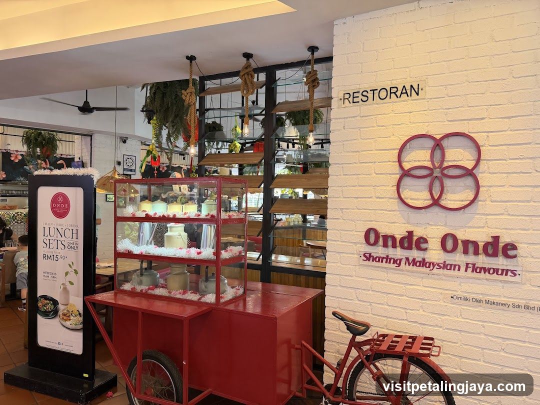Onde Onde Restaurant Interior Display