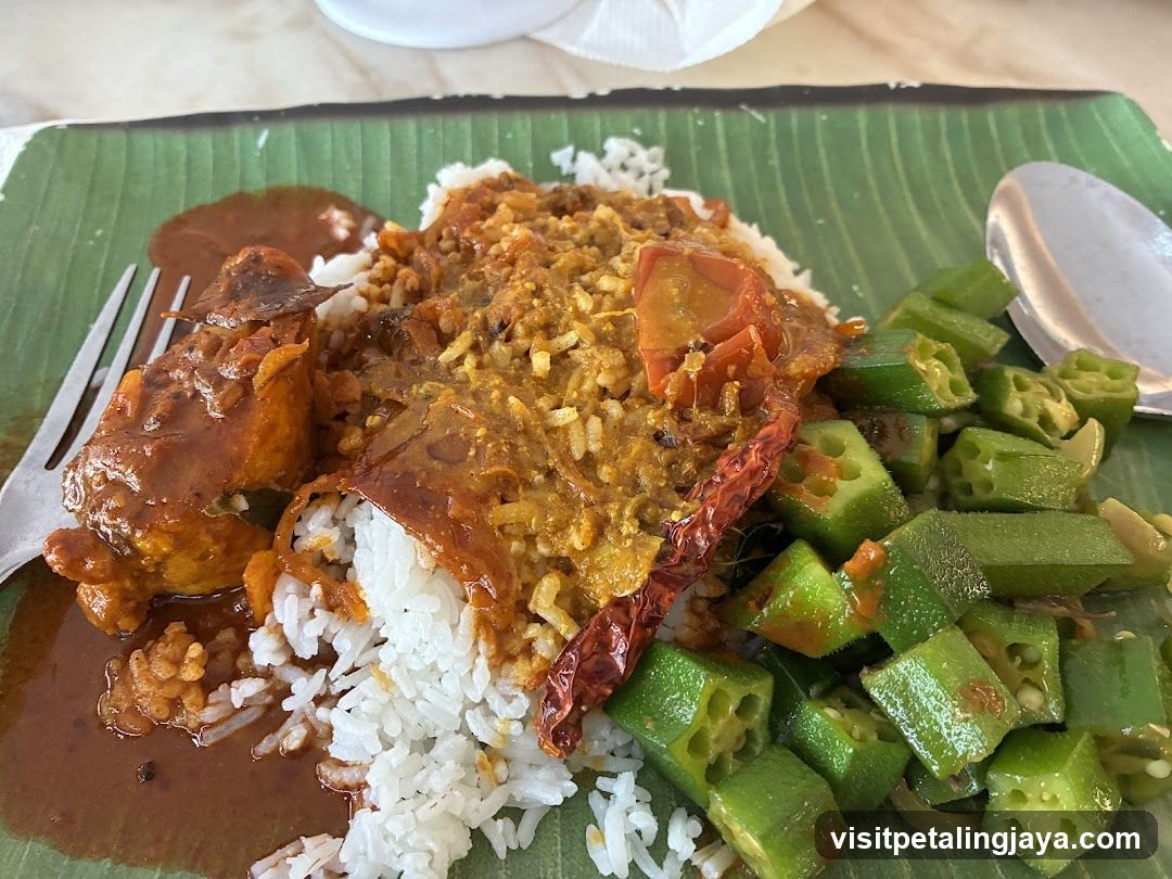 Curry Rice with Okra