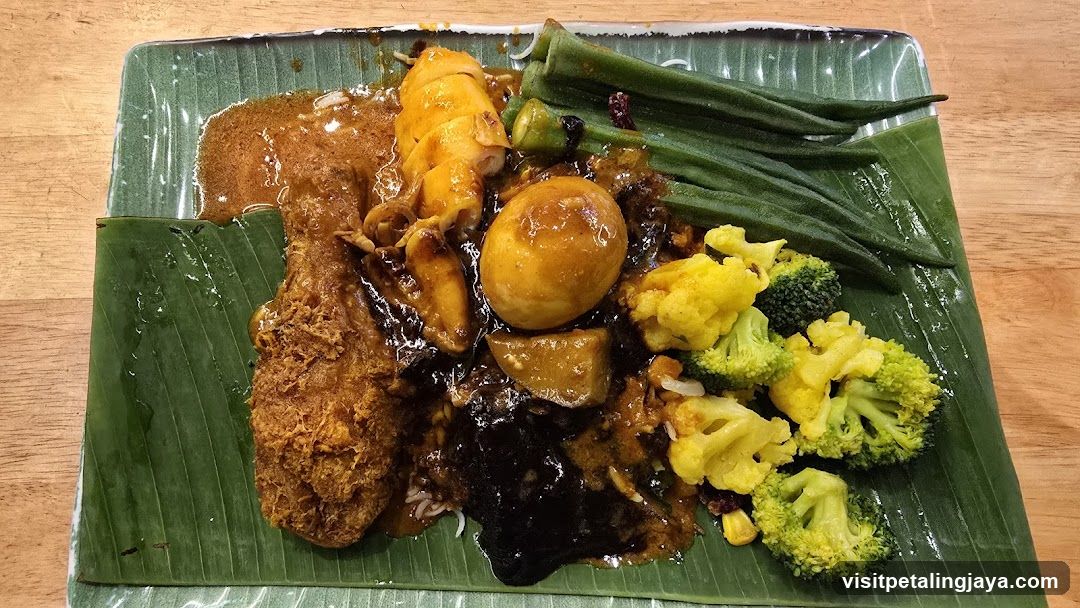 Curry Dish with Vegetables and Chicken