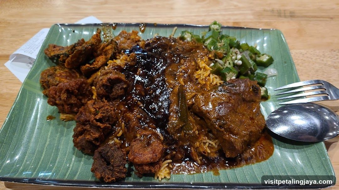Curry Rice with Fried Chicken and Vegetables