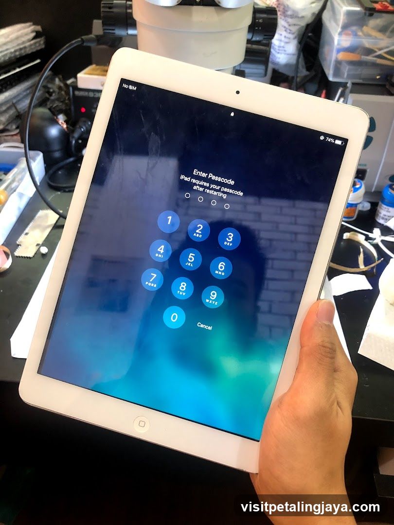 iPad Lock Screen in Workshop Setting