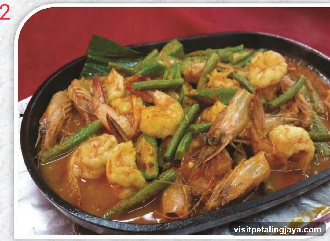 Shrimp and Okra Curry Dish