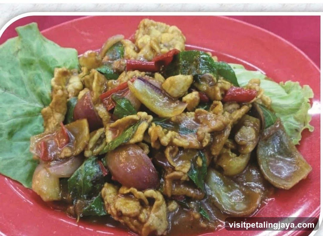Stir-fried Egg with Vegetables and Onions