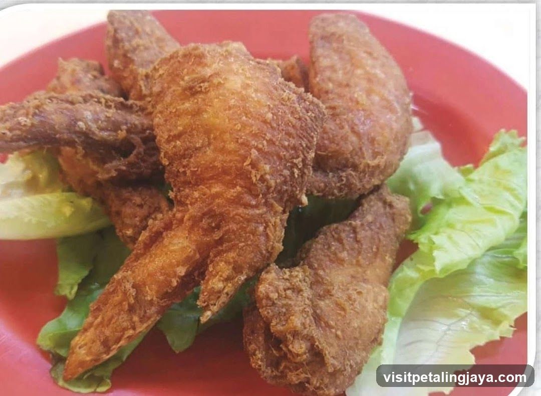 Fried Chicken Wings with Lettuce