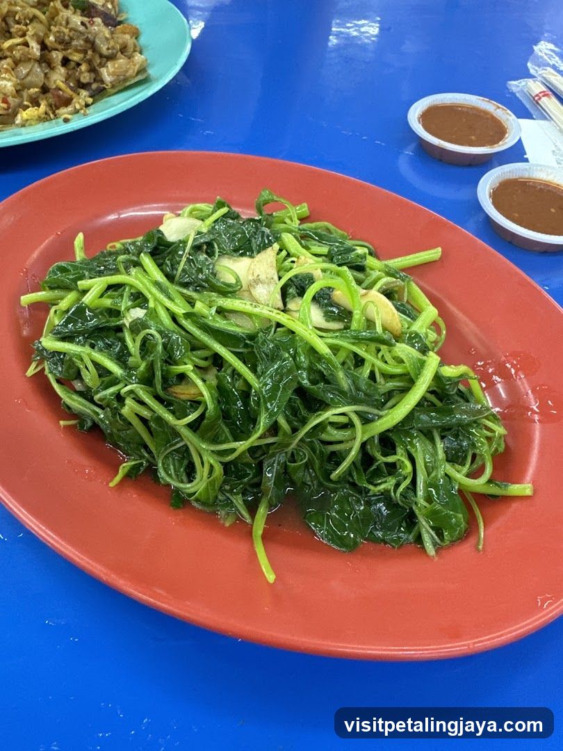Stir-fried Water Spinach with Garlic