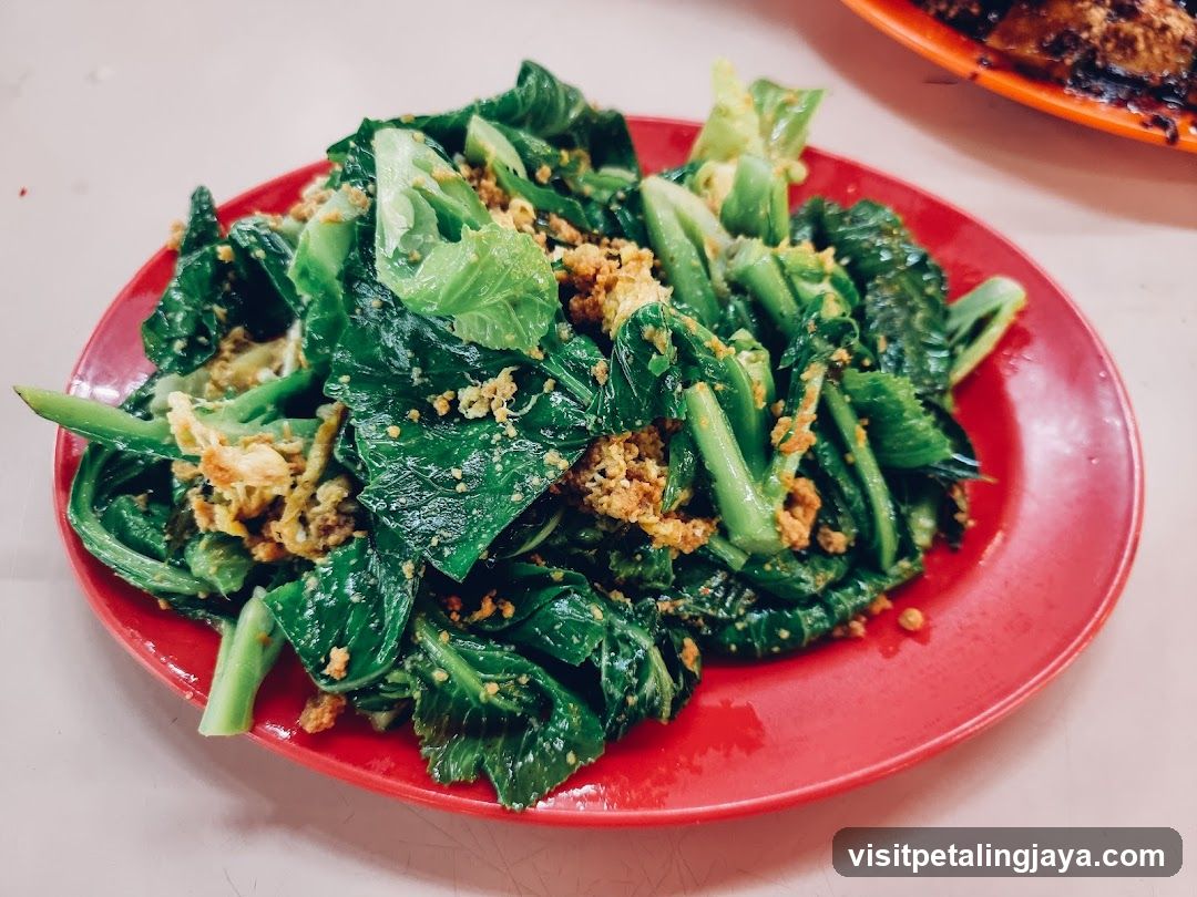 Stir-fried Greens with Crispy Toppings