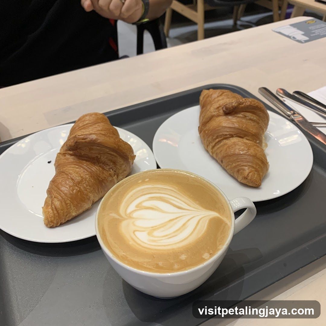 Croissant and Latte Art