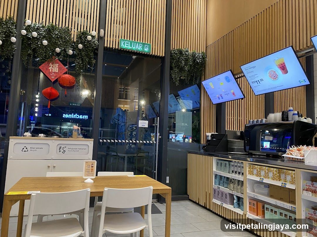 Burger King Interior View