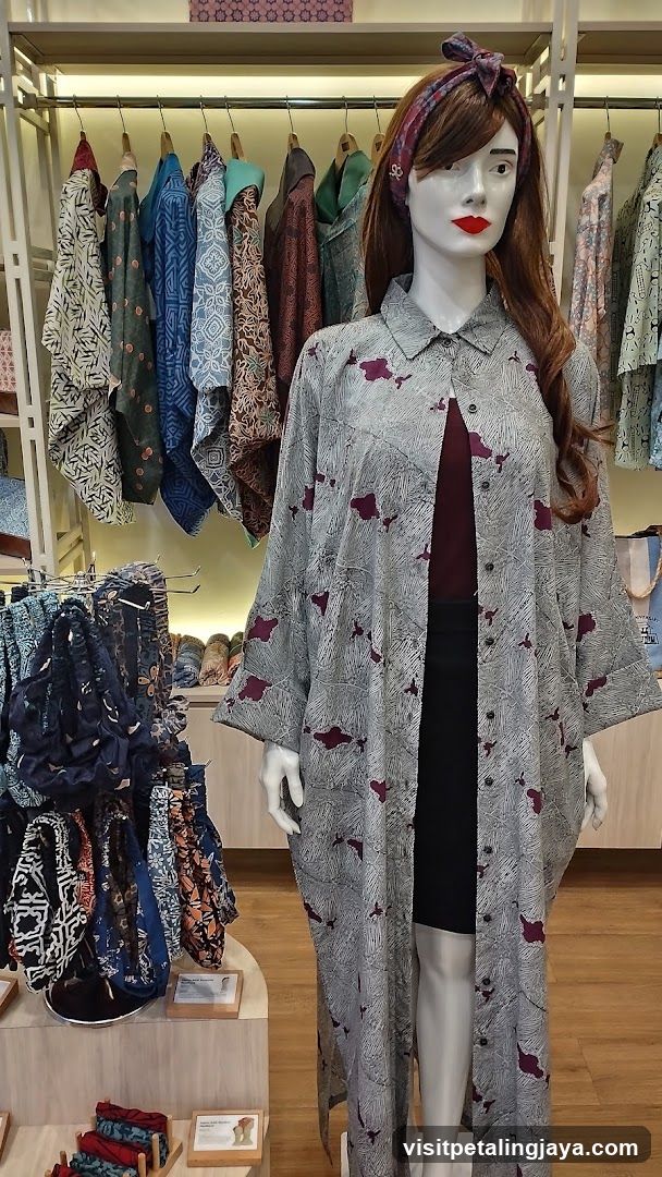 Fashion Store Interior Display