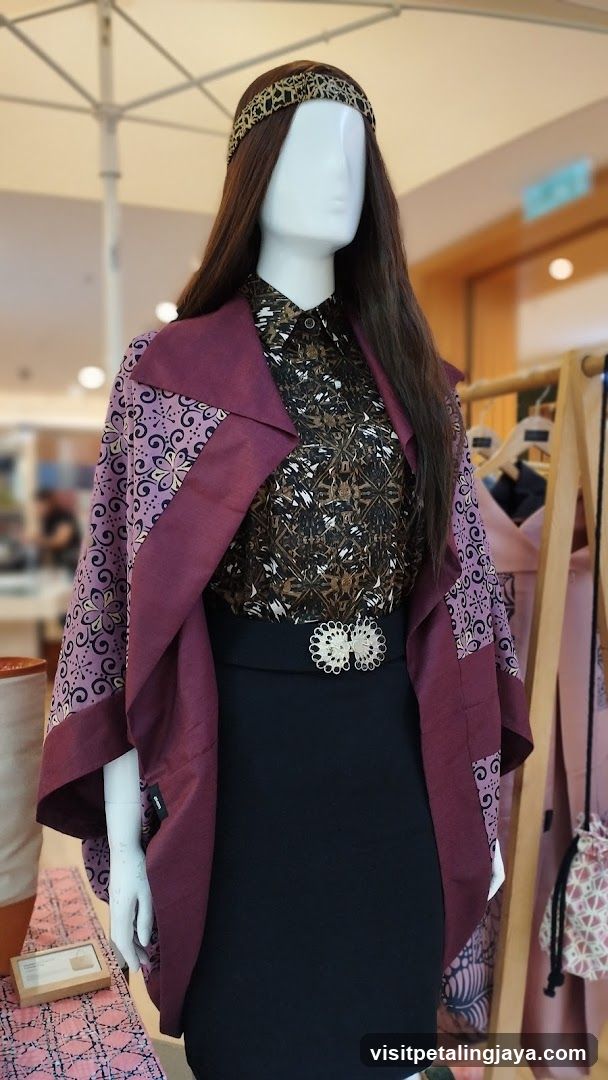 Fashion Mannequin Display