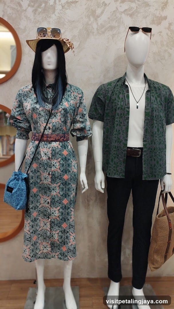 Fashion Mannequins Display