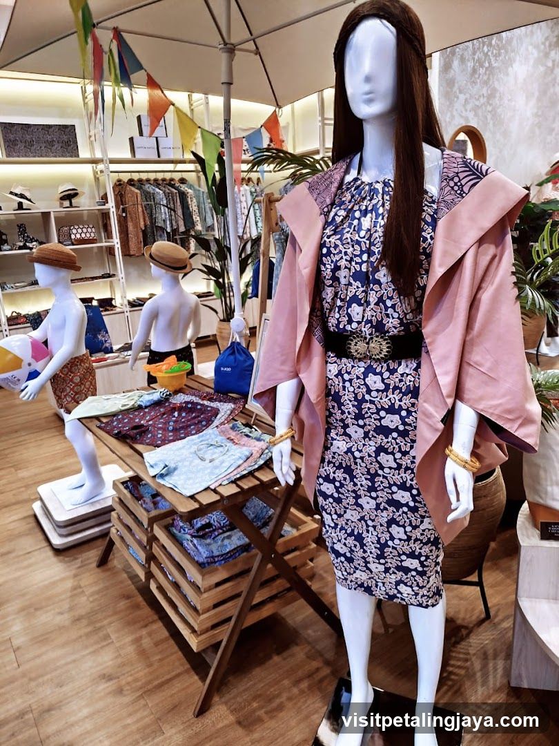 Fashion Store Interior Display