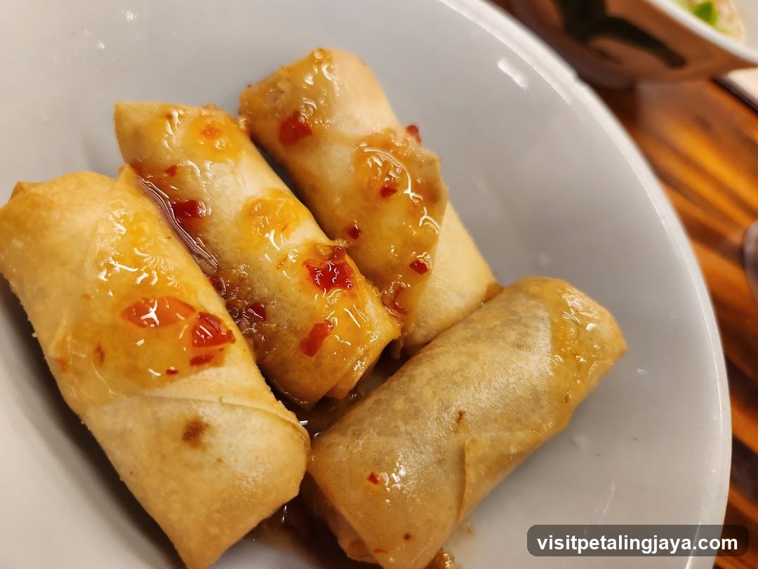 Spring Rolls with Sauce