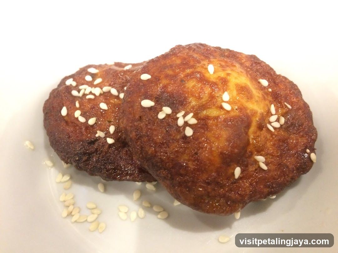 Sesame Seed Fried Dough Puffs