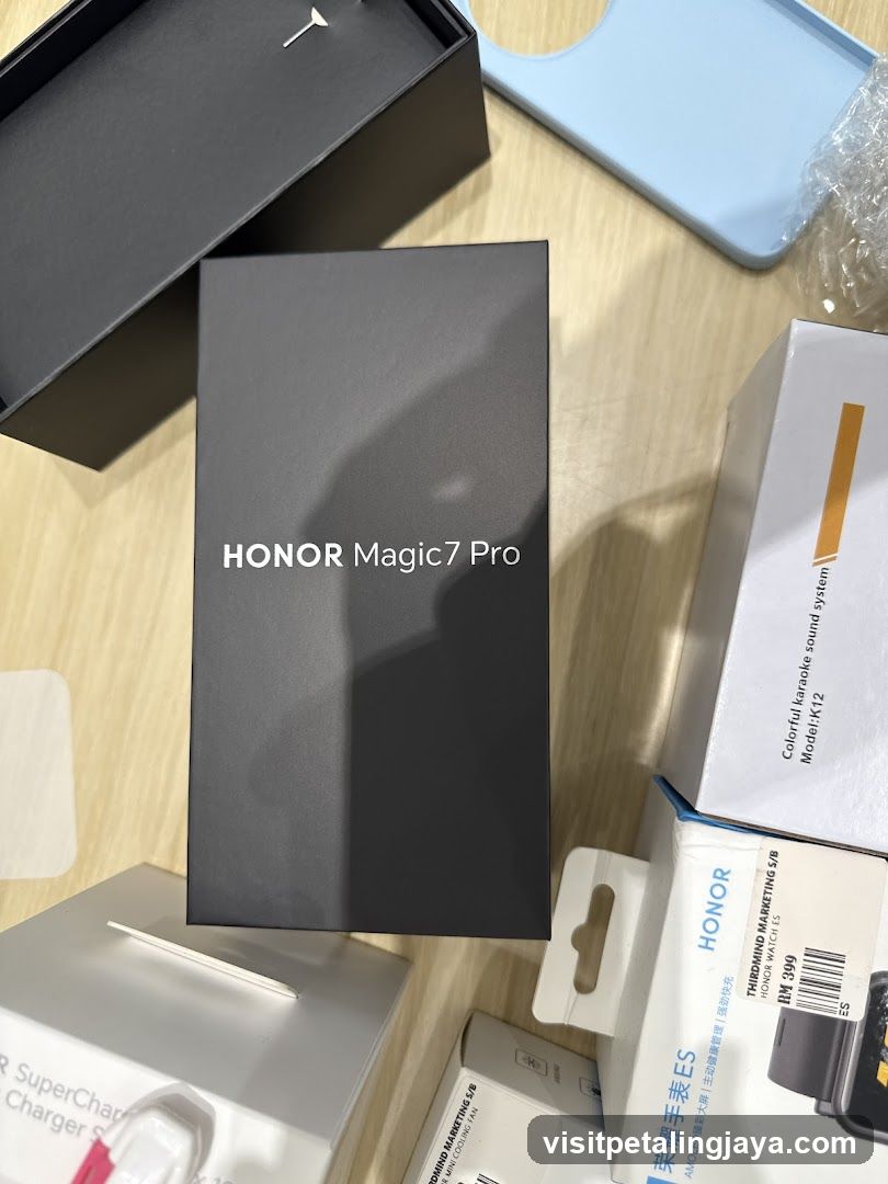 Honor Magic7 Pro Unboxing Scene
