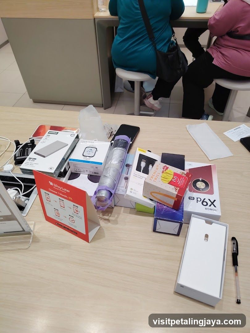 Electronics and Accessories Display
