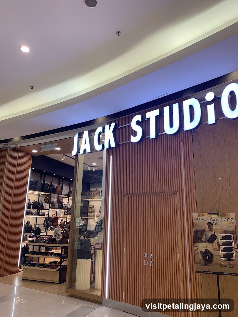 Leather & Luggage Shop - Jack Studio