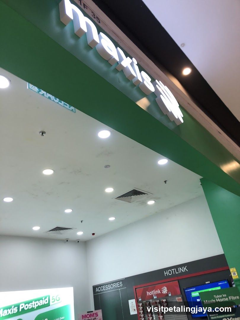 Maxis Paradigm Mall