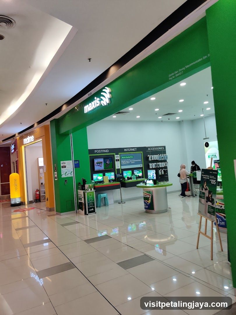Maxis Store Interior