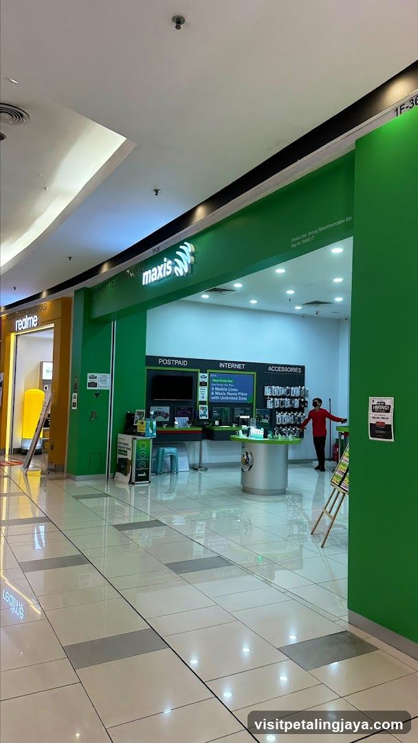 Maxis Store Interior