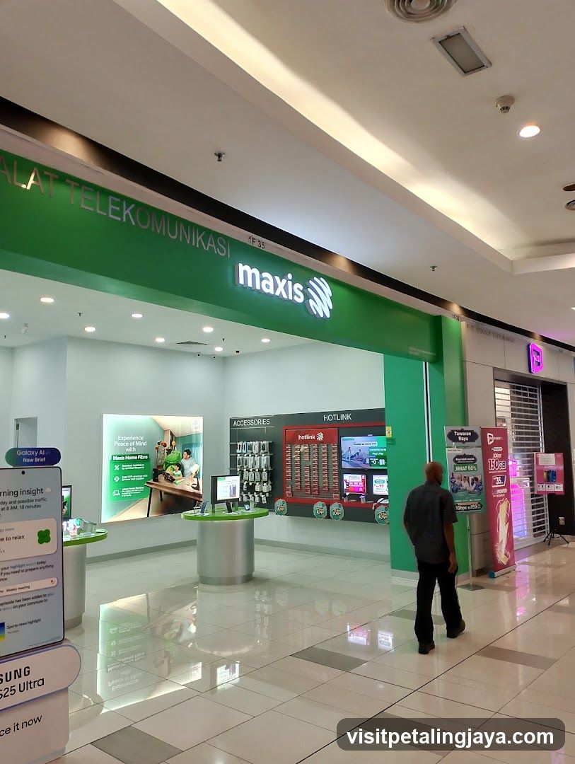 Maxis Store Interior