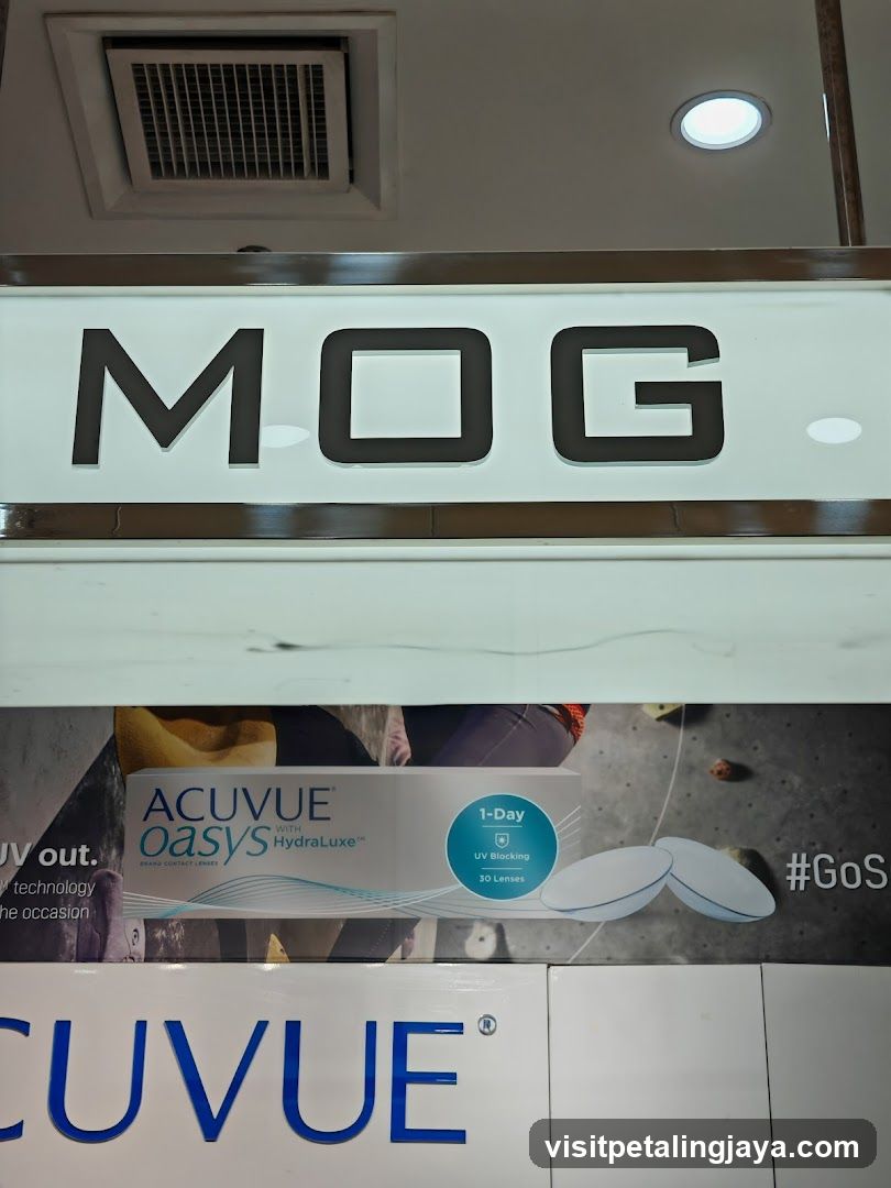 MOG Eyewear Paradigm Mall PJ