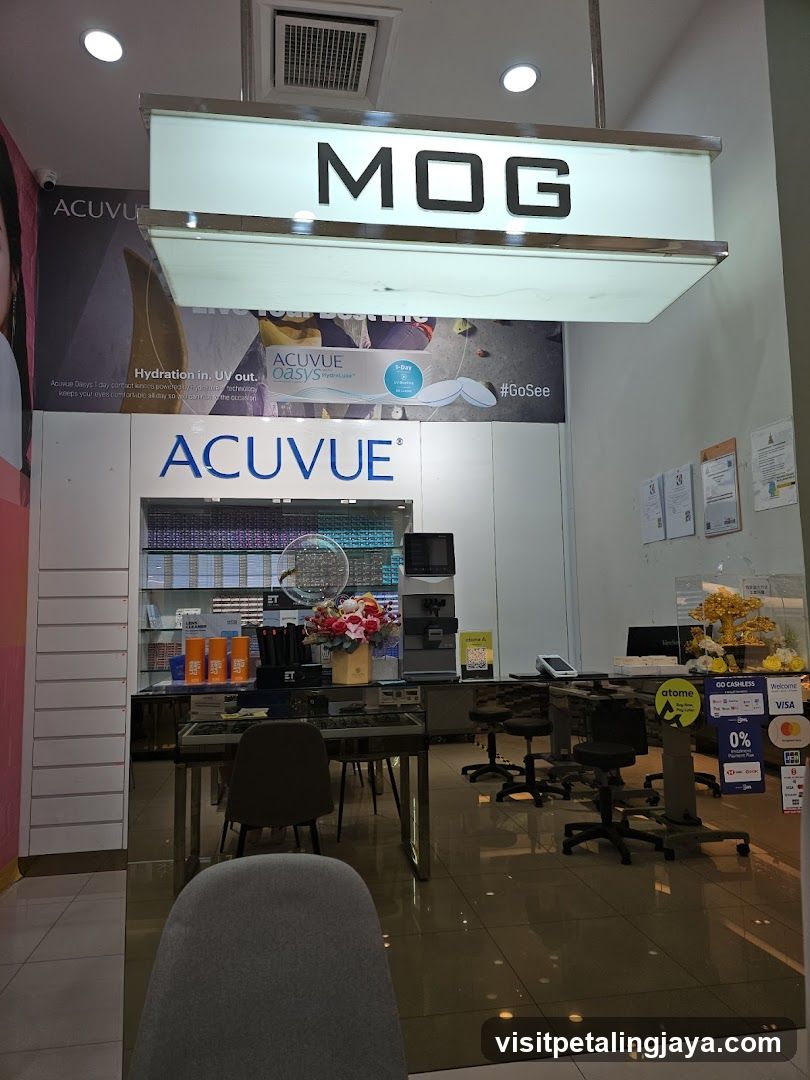 MOG ACUVUE Store Interior