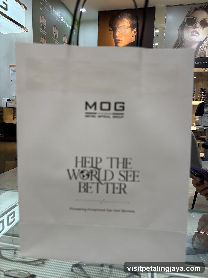 MOG Shopping Bag with Eye Care Slogan