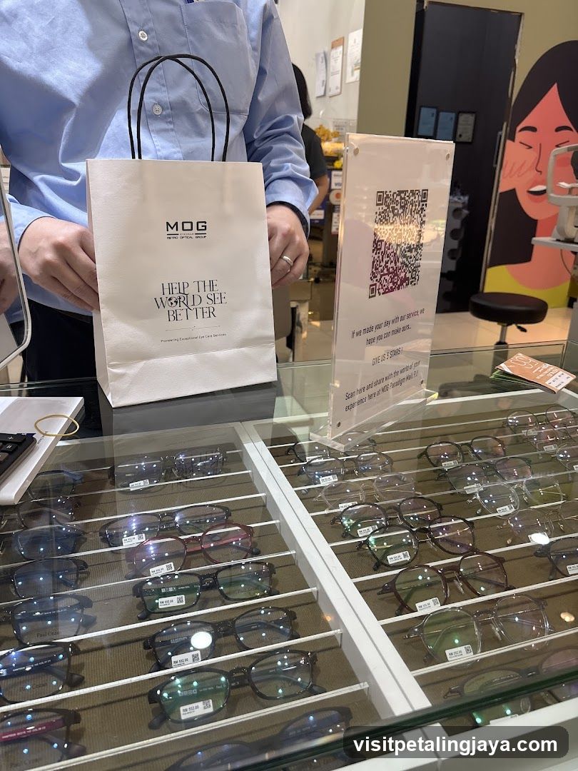 Eyeglass Shop Interior Display